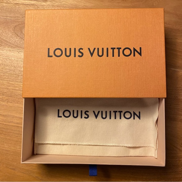 Louis Vuitton accessories box and pouch - Picture 2 of 12